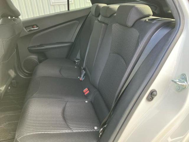 プリウス Ａ　純正　９インチ　ＳＤナビ／衝突安全装置／車線逸脱防止支援システム／ヘッドランプ　ＬＥＤ／ＥＴＣ／ＥＢＤ付ＡＢＳ／横滑り防止装置／アイドリングストップ／バックモニター／フルセグＴＶ　衝突被害軽減システム（7枚目）