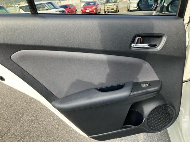 プリウス Ａ　純正　９インチ　ＳＤナビ／衝突安全装置／車線逸脱防止支援システム／ヘッドランプ　ＬＥＤ／ＥＴＣ／ＥＢＤ付ＡＢＳ／横滑り防止装置／アイドリングストップ／バックモニター／フルセグＴＶ　衝突被害軽減システム（23枚目）