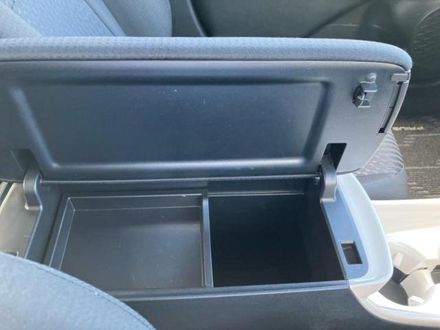 プリウス Ａ　純正　９インチ　ＳＤナビ／衝突安全装置／車線逸脱防止支援システム／ヘッドランプ　ＬＥＤ／ＥＴＣ／ＥＢＤ付ＡＢＳ／横滑り防止装置／アイドリングストップ／バックモニター／フルセグＴＶ　衝突被害軽減システム（25枚目）