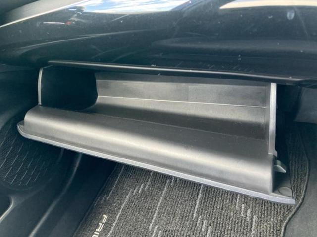 プリウス Ａ　純正　９インチ　ＳＤナビ／衝突安全装置／車線逸脱防止支援システム／ヘッドランプ　ＬＥＤ／ＥＴＣ／ＥＢＤ付ＡＢＳ／横滑り防止装置／アイドリングストップ／バックモニター／フルセグＴＶ　衝突被害軽減システム（26枚目）