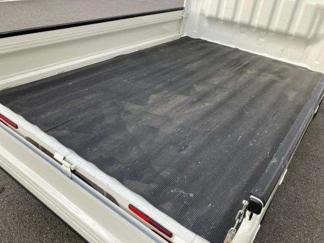 ハイゼットトラック 4WDスタンダード 新品タイヤ/ABS/エアバッグ 運転席/衝突安全ボディ/パワーステアリング/マニュアルエアコン/ユーザー買取車/アクセサリーソケット/間欠ワイパー/ヘッドライトレベライザー/三方開/ラジオ 4WD(27枚目)