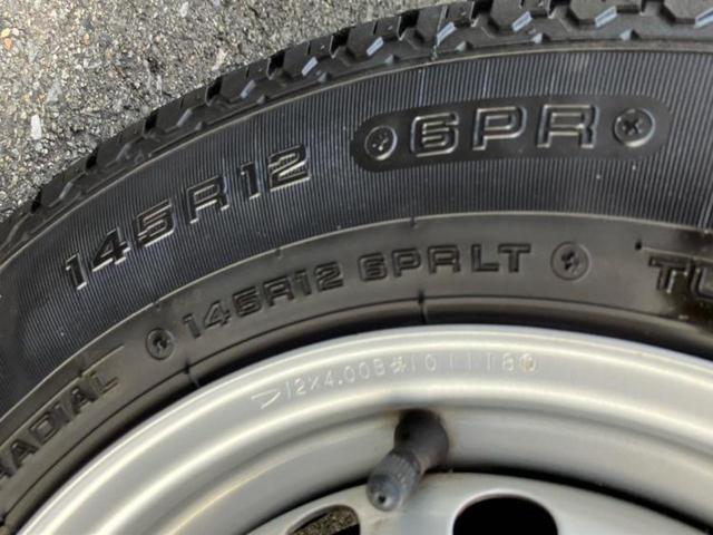 ハイゼットトラック 4WDスタンダード 新品タイヤ/ABS/エアバッグ 運転席/衝突安全ボディ/パワーステアリング/マニュアルエアコン/ユーザー買取車/アクセサリーソケット/間欠ワイパー/ヘッドライトレベライザー/三方開/ラジオ 4WD(35枚目)
