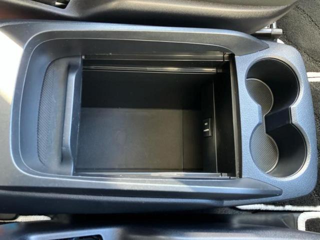 アルファード Ｓ　サンルーフ／保証書／社外　１１インチ　ＳＤナビ／フリップダウンモニター　社外　１２．８インチ／両側電動スライドドア／ヘッドランプ　ＬＥＤ／ＥＴＣ／ＥＢＤ付ＡＢＳ／横滑り防止装置／フルセグＴＶ（27枚目）