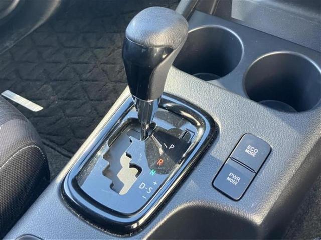 ハイラックス 4WD Zブラックラリーエディション 新品タイヤ/純正 SDナビ/衝突安全装置/車線逸脱防止支援システム/ヘッドランプ LED/ETC/EBD付ABS/横滑り防止装置/フルセグTV/エアバッグ 運転席/エアバッグ 助手席 ワンオーナー(12枚目)