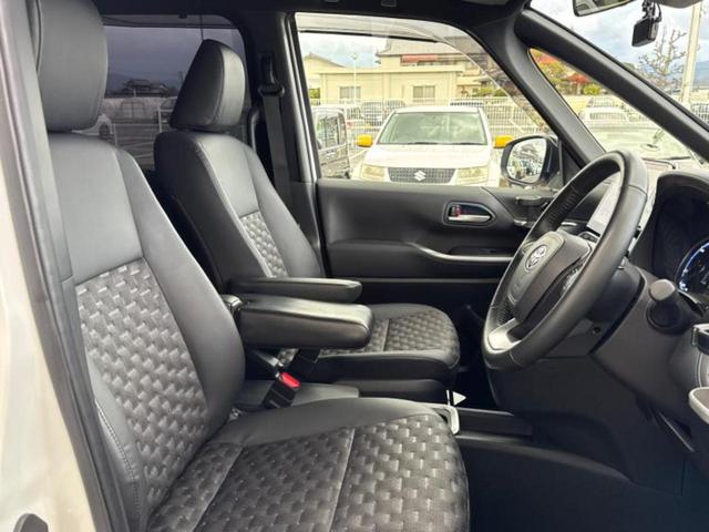 ヴォクシー ハイブリッドＳ－Ｚ　純正エアロ／ディスプレイオーディオ＋ナビ１０．５インチ／トヨタセーフティセンス／ハンズフリー両側電動スライドドア／シートヒーター　全席／車線逸脱防止支援システム／シート　ハーフレザー　フルエアロ（4枚目）