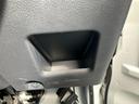 スタンダード　新品タイヤ／エアバッグ　運転席／エアバッグ　助手席／衝突安全ボディ／パワーステアリング／マニュアルエアコン／ユーザー買取車／最大積載量３５０ｋｇ／デュアルエアバッグ／アクセサリーソケット／間欠ワイパー（28枚目）