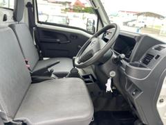 「この車の写真をもっと見たい」「状態が気になる」「この装備はついている？」どんな小さな疑問でもお気軽にお問い合わせください！ 4