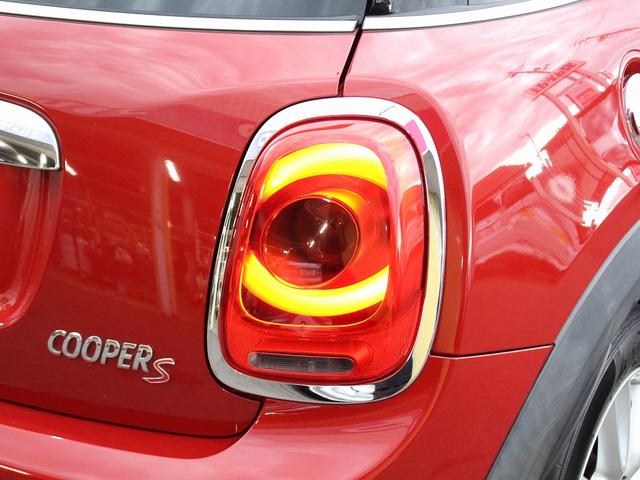 ＭＩＮＩ クーパーＳ　純正ナビ・Ｂｌｕｅｔｏｏｔｈ・ＵＳＢ・ＨＩＤ♪（18枚目）