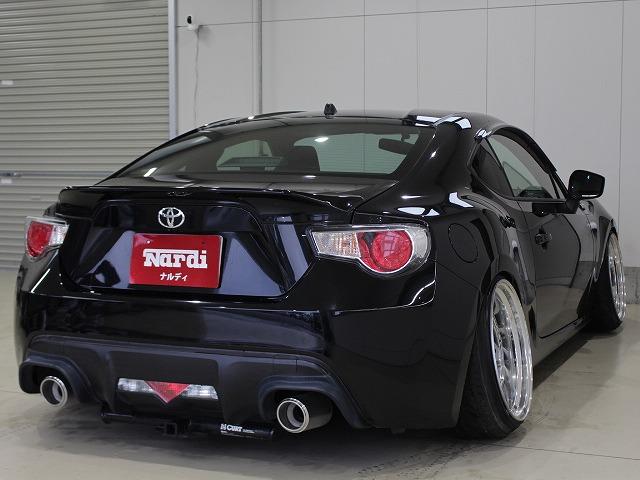８６ ＧＴ　ＳＳＲフォーミュラ１８インチ・ブリッツ車高調・サブウーファー・ＭＯＭＯステアリング・ヒッチメンバー・足回りノーマル有・Ｂｌｕｅｔｏｏｔｈ・電動格納ミラー・オートライト・スマートキー・盗難防止システム（14枚目）