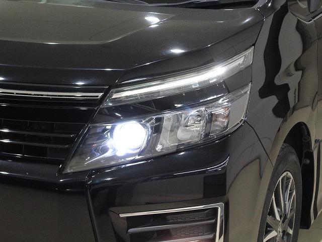 ヴォクシー ＺＳ　ＳＤナビ・ＥＴＣ・バックカメラ・Ｂｌｕｅｔｏｏｔｈ・ＬＥＤライト・オートライト・オートマチックハイビーム・片側電動スライドドア・アイドリングストップ・衝突軽減システム・スマートキー・盗難防止装置（6枚目）