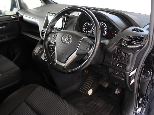 ヴォクシー ＺＳ　ＳＤナビ・ＥＴＣ・バックカメラ・Ｂｌｕｅｔｏｏｔｈ・ＬＥＤライト・オートライト・オートマチックハイビーム・片側電動スライドドア・アイドリングストップ・衝突軽減システム・スマートキー・盗難防止装置（23枚目）