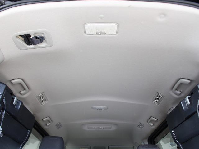 ヴォクシー ＺＳ　ＳＤナビ・ＥＴＣ・バックカメラ・Ｂｌｕｅｔｏｏｔｈ・ＬＥＤライト・オートライト・オートマチックハイビーム・片側電動スライドドア・アイドリングストップ・衝突軽減システム・スマートキー・盗難防止装置（29枚目）