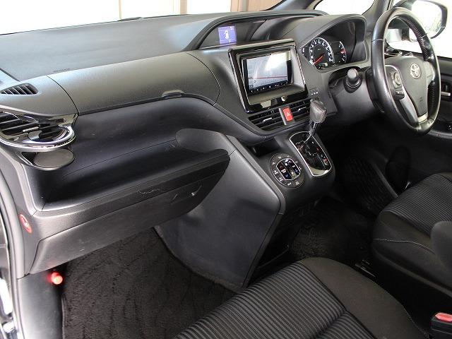 ヴォクシー ＺＳ　ＳＤナビ・ＥＴＣ・バックカメラ・Ｂｌｕｅｔｏｏｔｈ・ＬＥＤライト・オートライト・オートマチックハイビーム・片側電動スライドドア・アイドリングストップ・衝突軽減システム・スマートキー・盗難防止装置（33枚目）