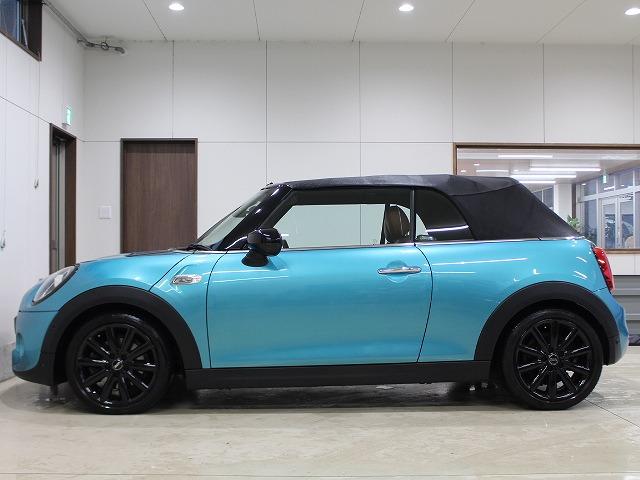 ＭＩＮＩ クーパーＳ　コンバーチブル　ハーマンカードン・ユニオンジャックソフトトップ・ユニオンジャックテール・純正ナビ・バックカメラ・Ｂｌｕｅｔｏｏｔｈ・ドライブレコーダー・ＥＴＣ・クルーズコントロール・茶革シート・シートヒーター（14枚目）