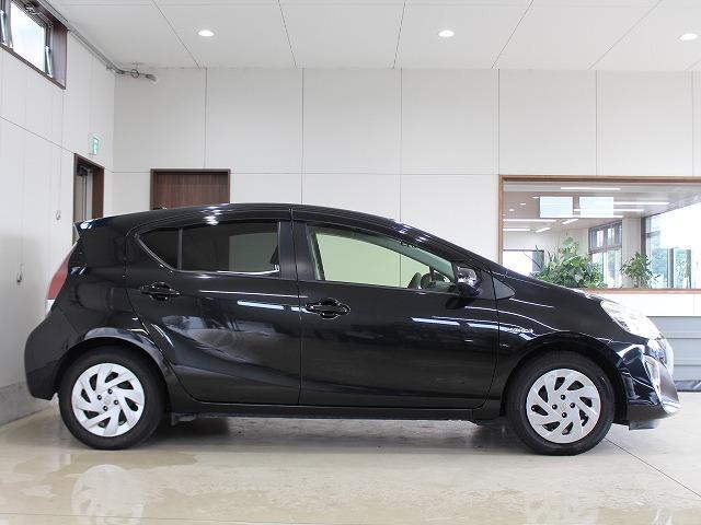 アクア Ｓ　ＳＤナビ・バックカメラ・ＥＴＣ・Ｂｌｕｅｔｏｏｔｈ・スマートキー・電動格納ミラー・アイドリングストップ・衝突安全ボディ・Ｗエアバック・ＡＵＴＯエアコン（13枚目）