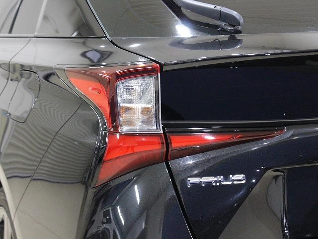プリウス Sツーリングセレクション・ブラックエディション フルエアロ・レザー調シート・ETC・バックカメラ・Bluetooth・LEDライト・オートマチックハイビーム・シートヒーター・クルーズコントロール・衝突軽減システム・クリアランスソナー・100V電源(16枚目)