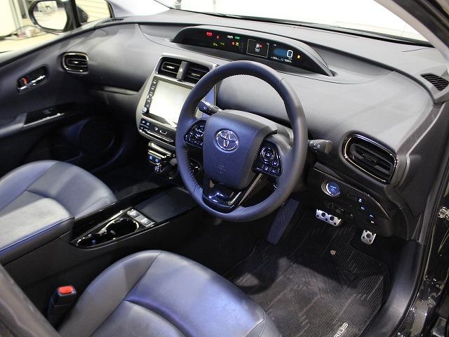 プリウス Sツーリングセレクション・ブラックエディション フルエアロ・レザー調シート・ETC・バックカメラ・Bluetooth・LEDライト・オートマチックハイビーム・シートヒーター・クルーズコントロール・衝突軽減システム・クリアランスソナー・100V電源(21枚目)
