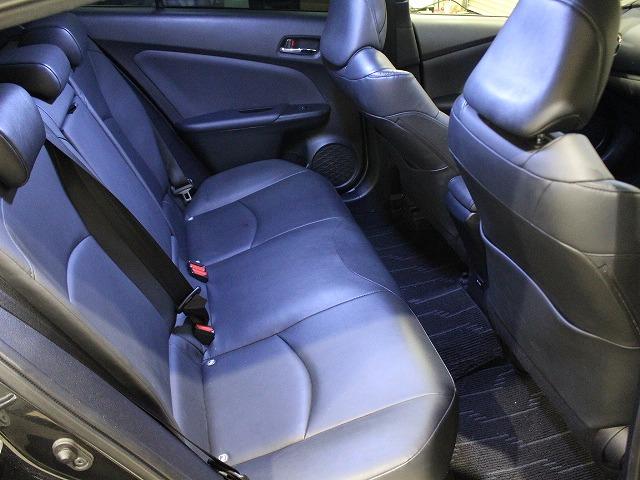 プリウス Sツーリングセレクション・ブラックエディション フルエアロ・レザー調シート・ETC・バックカメラ・Bluetooth・LEDライト・オートマチックハイビーム・シートヒーター・クルーズコントロール・衝突軽減システム・クリアランスソナー・100V電源(23枚目)