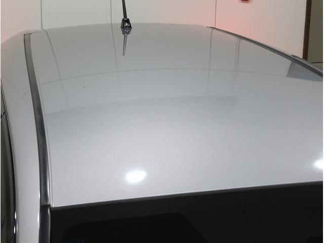 フィットハイブリッド Ｌパッケージ　純正ＨＤＤナビ・バックカメラ・ＥＴＣ・クルーズコントロール・ハーフレザーシート・本革巻きステアリング・ステアリングリモコン・ＬＥＤライト・ＡＵＴＯライト・衝突軽減システム・電動格納ミラー（9枚目）