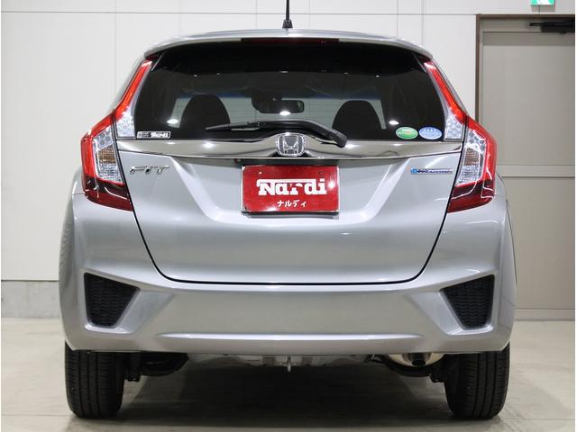 フィットハイブリッド Ｌパッケージ　純正ＨＤＤナビ・バックカメラ・ＥＴＣ・クルーズコントロール・ハーフレザーシート・本革巻きステアリング・ステアリングリモコン・ＬＥＤライト・ＡＵＴＯライト・衝突軽減システム・電動格納ミラー（15枚目）