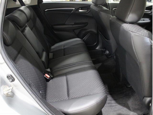 フィットハイブリッド Ｌパッケージ　純正ＨＤＤナビ・バックカメラ・ＥＴＣ・クルーズコントロール・ハーフレザーシート・本革巻きステアリング・ステアリングリモコン・ＬＥＤライト・ＡＵＴＯライト・衝突軽減システム・電動格納ミラー（23枚目）