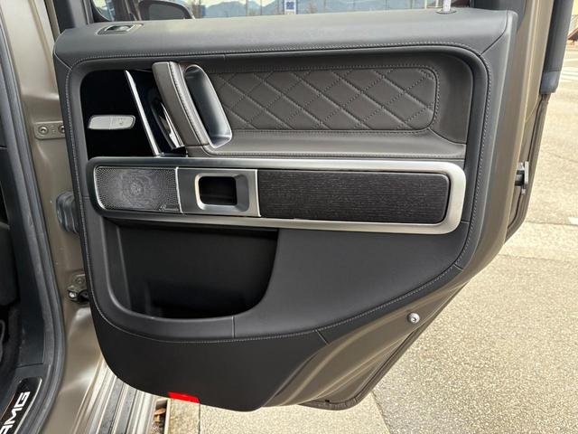 Gクラス G63 マヌファクトゥーアエディション・300台限定車・左H・ブラックライノ20インチAW・SR・Dミラー(36枚目)