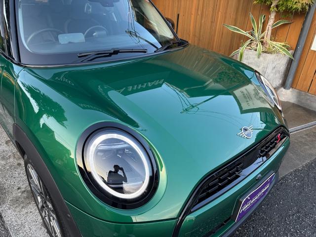 ＭＩＮＩ クーパーＳ　クラシック・トリム　ＯＰカラー・パラレルスポーク２トーンＡＷ・シートヒーター・ステアリングヒーター（9枚目）