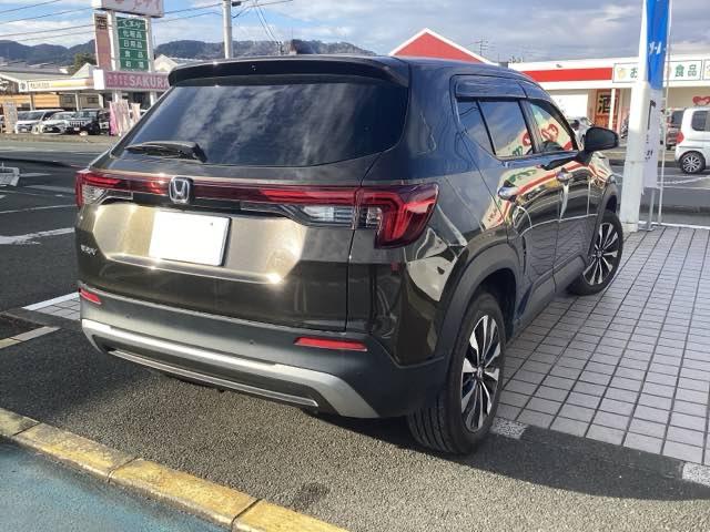 ＷＲ－Ｖ Ｚ　純正ナビ　ＥＴＣ　フロントドラレコ　ＬＥＤヘッドライトＬＥＤフォグライト　本革巻きステアリング＋セレクトレバーリヤセンターアームレスト　パーセルカバー　１７インチアルミホイル（8枚目）