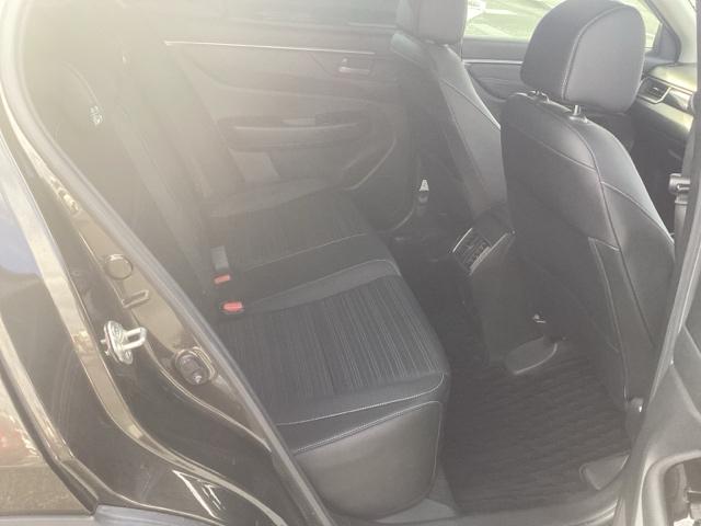 ＷＲ－Ｖ Ｚ　純正ナビ　ＥＴＣ　フロントドラレコ　ＬＥＤヘッドライトＬＥＤフォグライト　本革巻きステアリング＋セレクトレバーリヤセンターアームレスト　パーセルカバー　１７インチアルミホイル（14枚目）