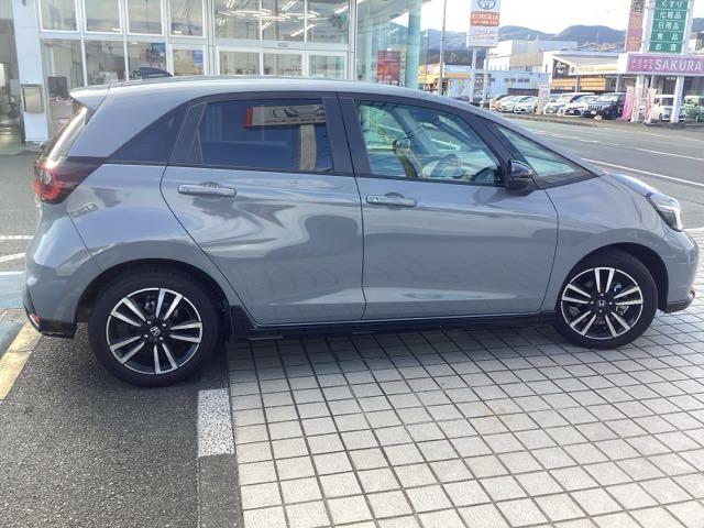 フィット ＲＳ　純正ナビ　ＥＴＣ　地デジ　ＬＥＤヘッドライト　ホンダセンシング純正１６インチアルミホイル　元デモカー（4枚目）