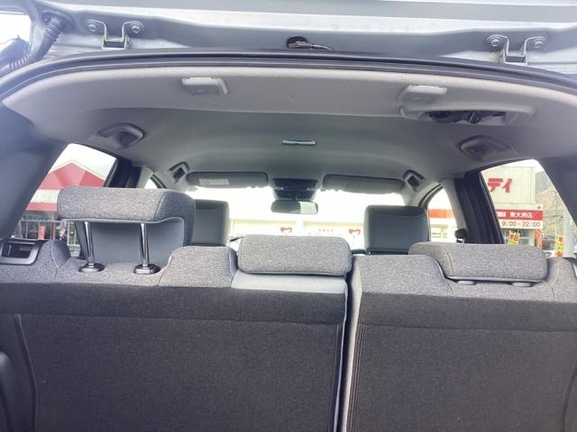 フィット ＲＳ　純正ナビ　ＥＴＣ　地デジ　ＬＥＤヘッドライト　ホンダセンシング純正１６インチアルミホイル　元デモカー（20枚目）