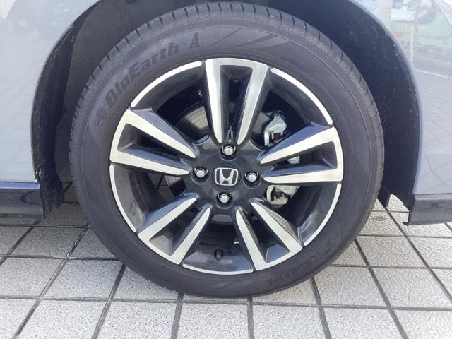フィット ＲＳ　純正ナビ　ＥＴＣ　地デジ　ＬＥＤヘッドライト　ホンダセンシング純正１６インチアルミホイル　元デモカー（22枚目）