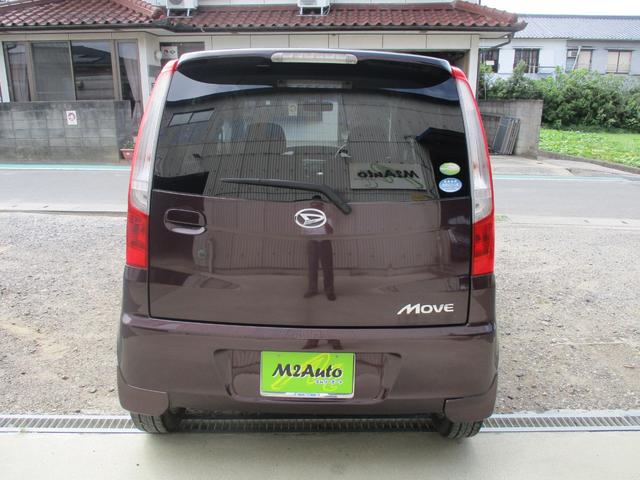 X VS アルミホイール フォグランプ 電動格納ミラー スマートキー 衝突安全ボディ 盗難防止システム CDプレイヤー ABS Wエアバッグ プライバシーガラス 分割可倒式リアシート(12枚目)
