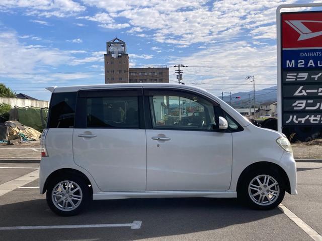 タントエグゼ カスタムX ナビ テレビ CD DVD ETC 純正アルミホイール スマートキー 電動格納ミラー オートエアコン フロアマット(4枚目)