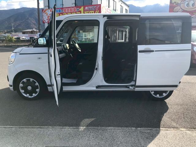 ムーヴキャンバス Ｇブラックインテリアリミテッド　ＳＡＩＩＩ　ナビ・ＥＴＣ・ドラレコ　キーレスエントリー　オートライト　オートハイビーム　アラウンドビュー（8枚目）