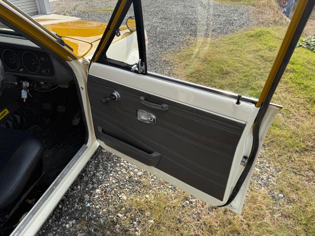 NISSAN SUNNY TRUCK LONG DX | 1994 | CREAM M | km | details NISSAN SUNNY TRUCK LONG DX | 1994 | CREAM M | km | details