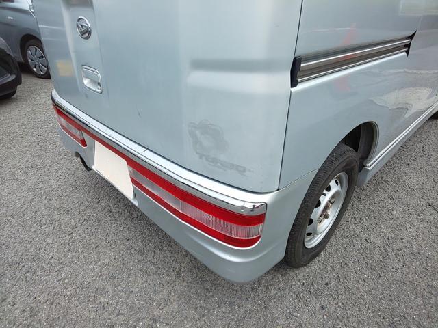 アトレーワゴン カスタムターボR 両側スライドドア HIDヘッドライト (ファインシルバーメタリック) キーレスエントリー 衝突安全ボディ ベンチシート フルフラット(50枚目)