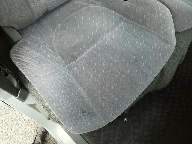 アトレーワゴン カスタムターボR 両側スライドドア HIDヘッドライト (ファインシルバーメタリック) キーレスエントリー 衝突安全ボディ ベンチシート フルフラット(61枚目)