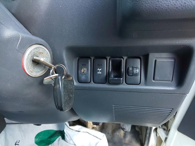 ハイゼットトラック ジャンボ 3方開 4WD ボタン式4WD デフロック付き (オフホワイト)(19枚目)
