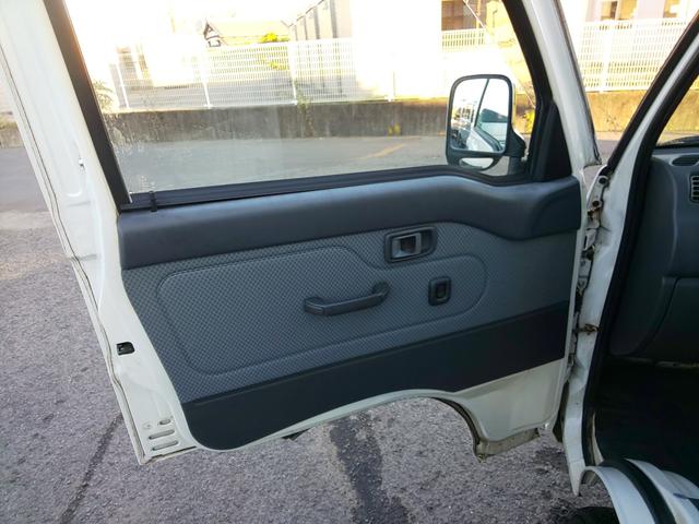 ハイゼットトラック ジャンボ 3方開 4WD ボタン式4WD デフロック付き (オフホワイト)(24枚目)