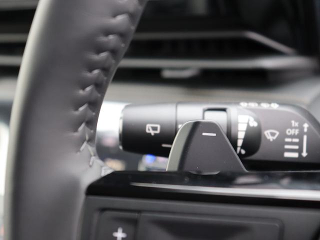 セレナ ハイウェイスターＶ　登録済未使用車　プロパイロット　ハンズフリースライドドア　デジタルインナーミラー　全方位カメラ　オートエアコン　オートライト　前後クリアランスソナー　両側パワースライドドア（9枚目）