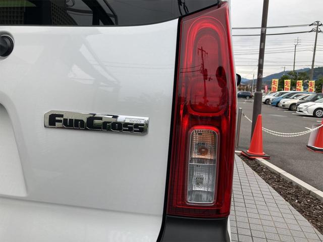 タント ファンクロス　届出済未使用車　衝突軽減ブレーキ　キーフリー　オートエアコン　電動格納ミラー　ＬＥＤヘッドライト　オートライト　オートハイビーム　フルフラットシート　シートヒーター　ルーフレール　軽自動車６６０ＣＣ（35枚目）