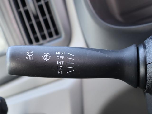 プレオプラス F アイドリングストップ・ヘッドライトレベライザー・キーレスエントリー・セキュリティアラーム・衝突安全ボディ・マニュアルエアコン・運転席・助手席エアバック・ABS(10枚目)