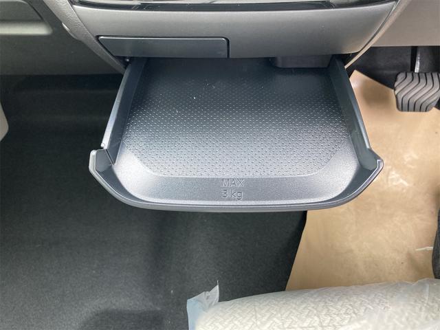 各整備工場ではシャトレーゼのスイーツでおもてなし！ドリンクは何杯飲んでも無料です！')