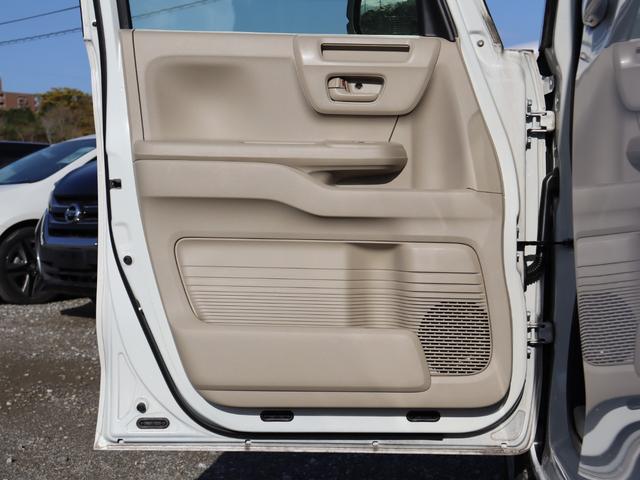 各整備工場ではシャトレーゼのスイーツでおもてなし！ドリンクは何杯飲んでも無料です！')