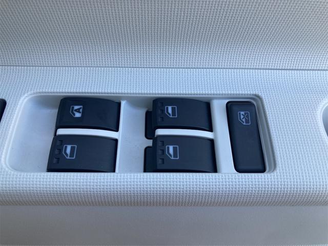 ムーヴキャンバス ストライプスＸ　衝突軽減ブレーキ　オートエアコン　アイドリングストップ　電動格納式ドアミラー　パワステ　先行車発進お知らせ機能　車線逸脱警報機能　路外逸脱抑制機能　ふらつき警報機能　軽自動車６６０ｃｃ（9枚目）