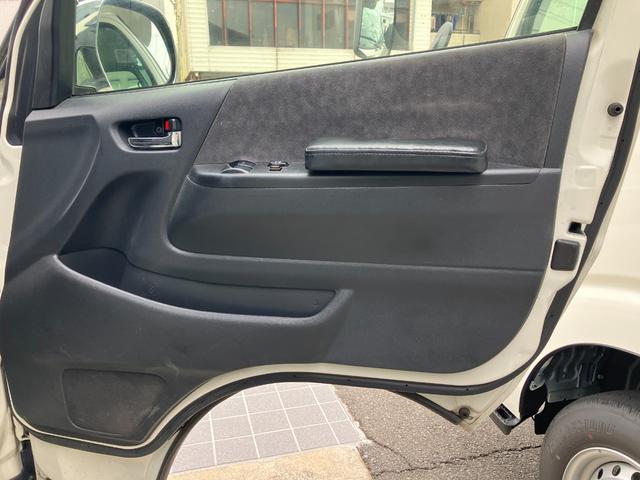 ハイエースワゴン キャンピングカー フルセグテレビ キーレスエントリー メモリーナビ バックカメラ ABS キャンピングカー(バンコン) 電動格納ミラー 走行充電 インバーター 外部電源取り込み 座席兼用ベッド シンク 電子レンジ(20枚目)