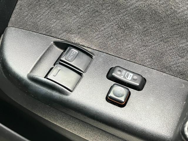 ハイエースワゴン キャンピングカー フルセグテレビ キーレスエントリー メモリーナビ バックカメラ ABS キャンピングカー(バンコン) 電動格納ミラー 走行充電 インバーター 外部電源取り込み 座席兼用ベッド シンク 電子レンジ(38枚目)