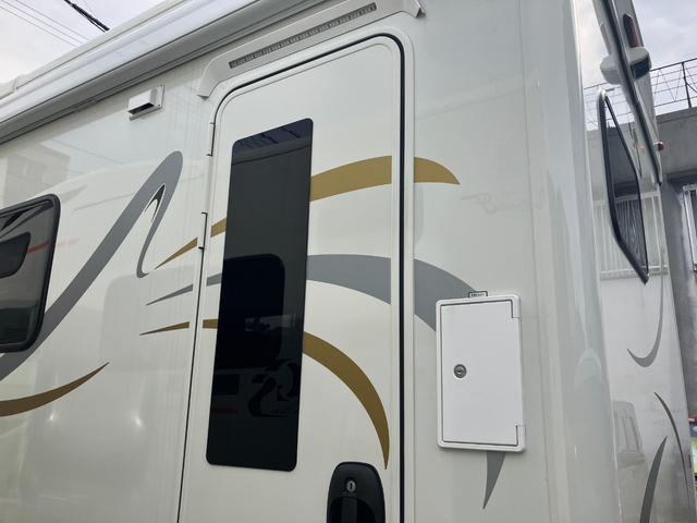 カムロード GScustom Ai GScustom Ai リチュウムバッテリー800Ah インバーター3000W ソーラーパネル400W標準装備 (ホワイト)(9枚目)