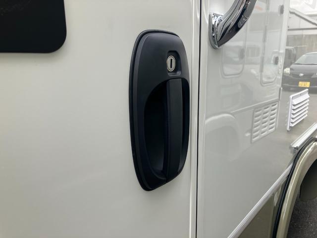 カムロード GScustom Ai-F GScustom Ai-F 新車 リチュウムバッテリー800Ah インバーター3000W ソーラーパネル400W標準 (ホワイト)(12枚目)